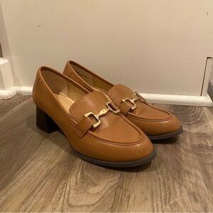 Adrienne Vittadini Tan Heeled Loafers with Hold Buckle (9 1/2)